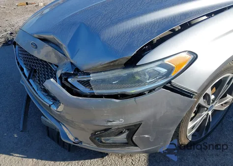 2020 Ford Fusion Titanium z USA, uszkodzony, nr VIN 3FA6P0D95LR117405